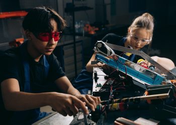 advantages and disadvantages of artificial intelligence in business