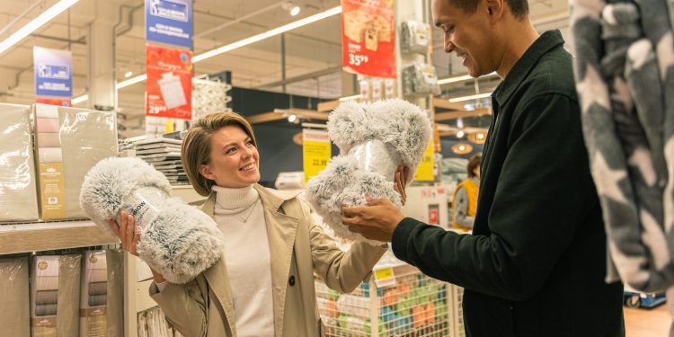 Tips for managing inventory in a small retail store